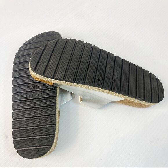 CL by Laundry Silver Slide Sandals 41 - Picture 8 of 8